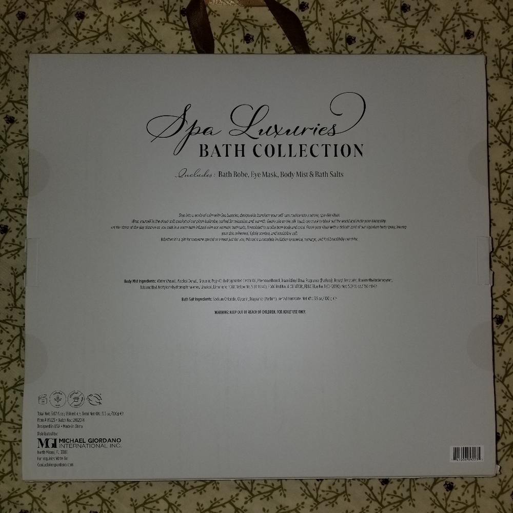 Spa Luxuries Boxed Bath Collection White Robe Gold Eye Sleep Mask Mist Giftbox - Picture 3 of 4
